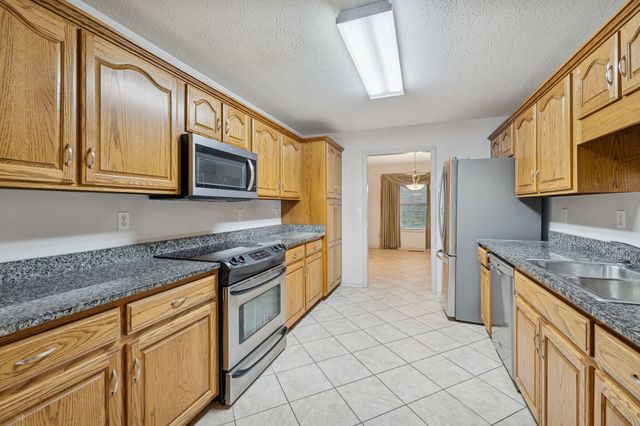 788 Long Creek Rd, Lafayette, TN 37083