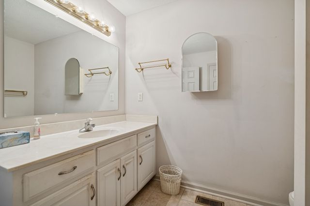 788 Long Creek Rd, Lafayette, TN 37083