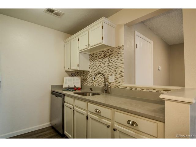 10920 W Florida Ave D-416, Lakewood, CO 80232