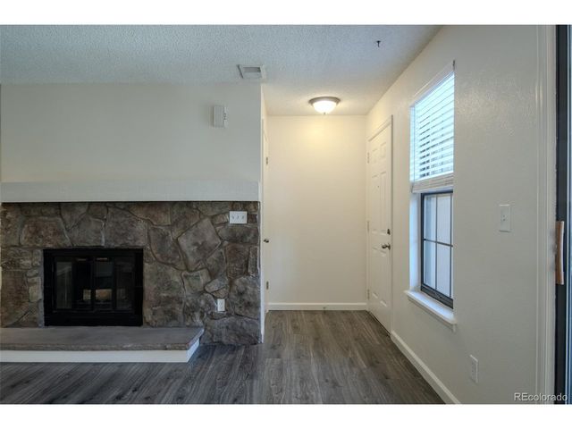 10920 W Florida Ave D-416, Lakewood, CO 80232