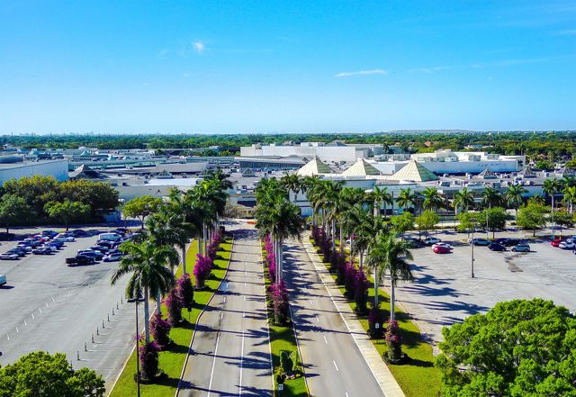 20889 Saint Andrews Boulevard, Boca Raton, FL 33433