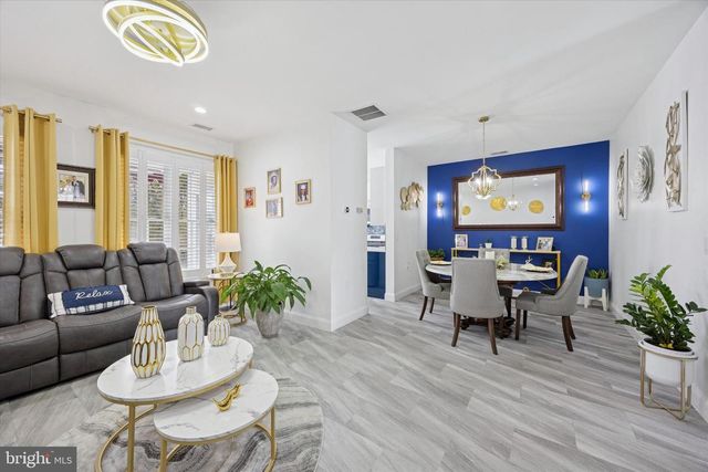 49 MEADOWLARK DR, Hamilton, NJ 08690