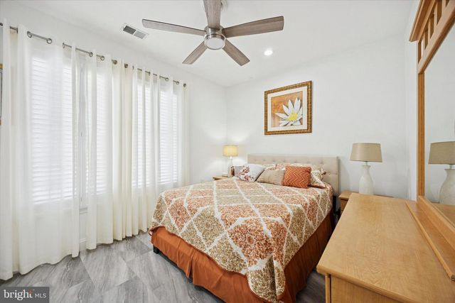 49 MEADOWLARK DR, Hamilton, NJ 08690