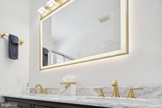 49 MEADOWLARK DR, Hamilton, NJ 08690