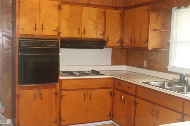 208 Bate Ave, Gallatin, TN 37066