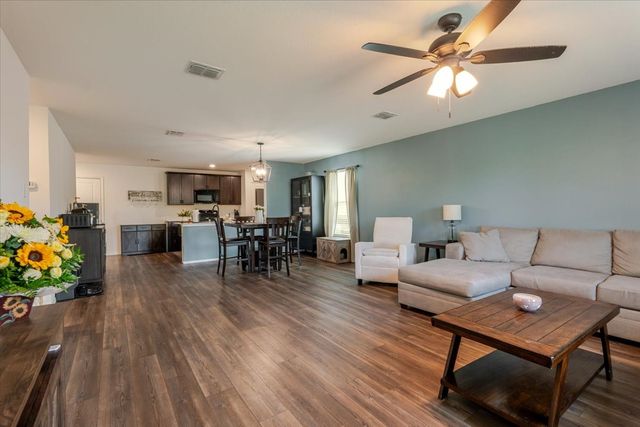 420 Red Rock Trail, Fort Worth, TX 76052