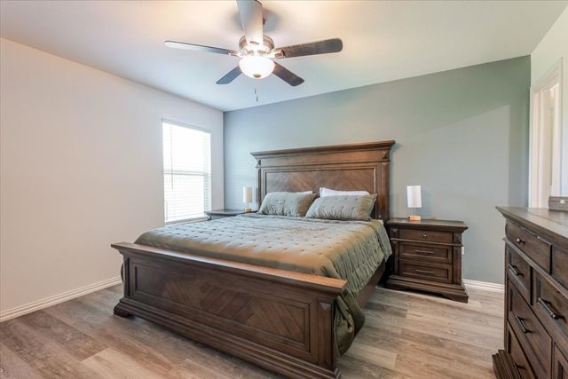 420 Red Rock Trail, Fort Worth, TX 76052