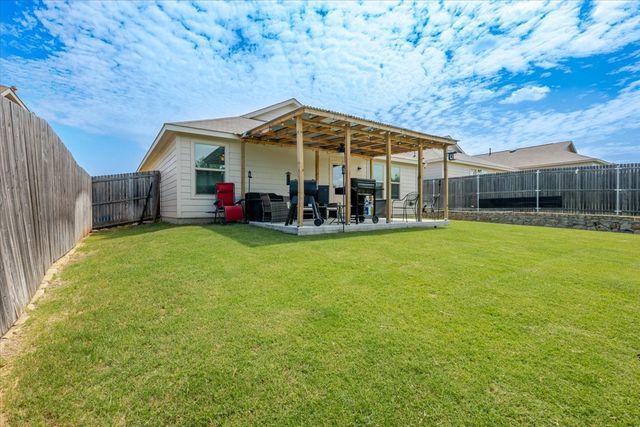 420 Red Rock Trail, Fort Worth, TX 76052