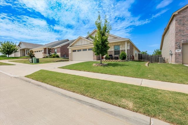 420 Red Rock Trail, Fort Worth, TX 76052