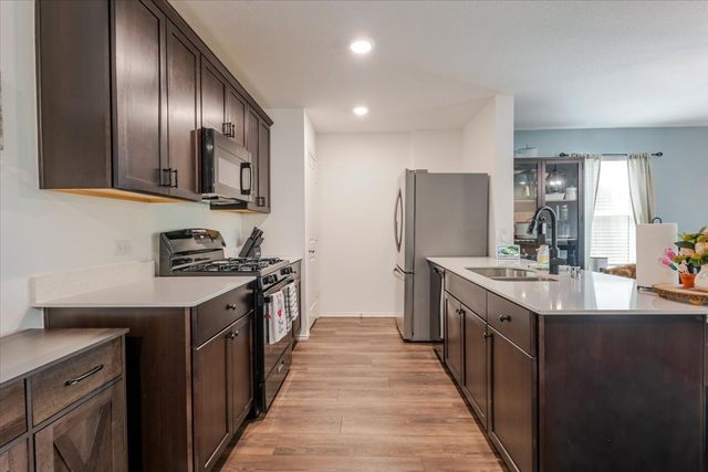 420 Red Rock Trail, Fort Worth, TX 76052