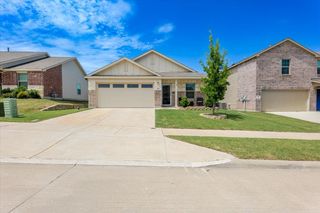 420 Red Rock Trail, Fort Worth, TX 76052