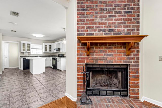 30377 Fairway View Dr, Denham Springs, LA 70726