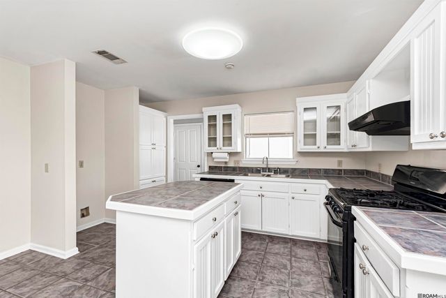 30377 Fairway View Dr, Denham Springs, LA 70726