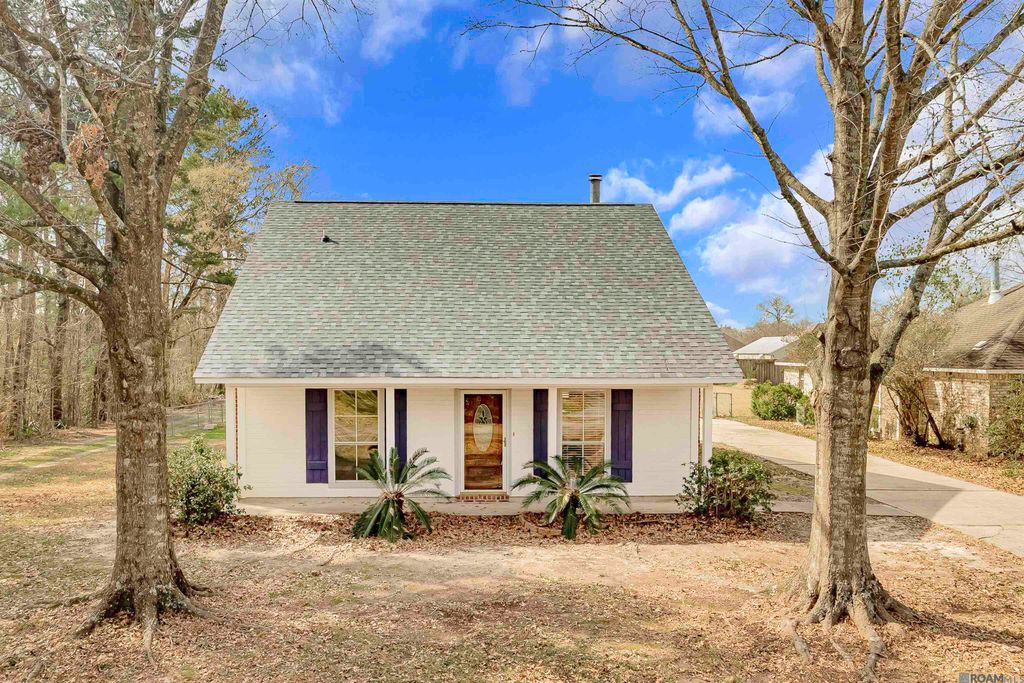 30377 Fairway View Dr, Denham Springs, LA 70726