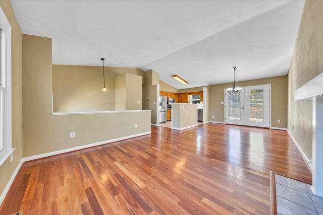 1831 Summerfield DR, Roanoke, VA 24012