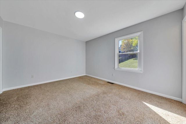 1831 Summerfield DR, Roanoke, VA 24012