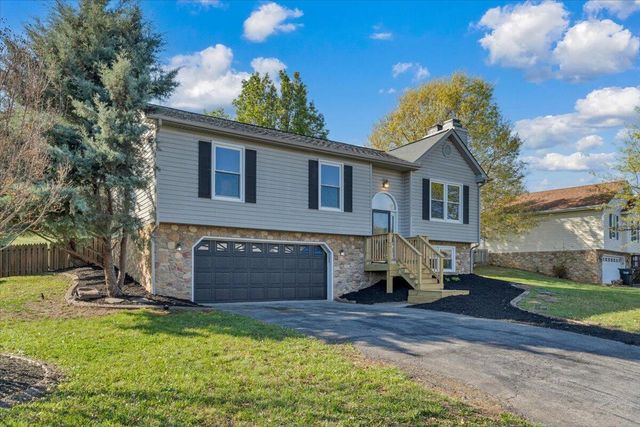 1831 Summerfield DR, Roanoke, VA 24012