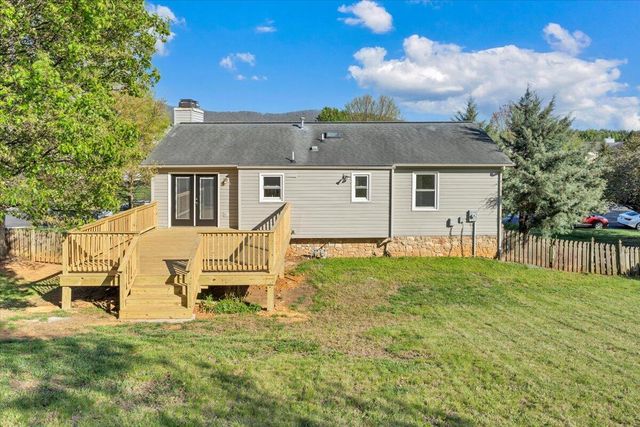 1831 Summerfield DR, Roanoke, VA 24012