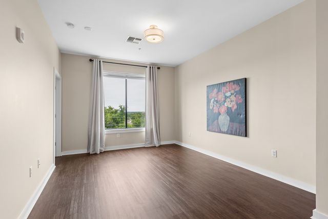 1900 12th Ave S Apt 413, Nashville, TN 37203