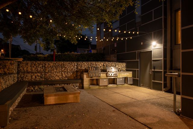 1900 12th Ave S Apt 413, Nashville, TN 37203