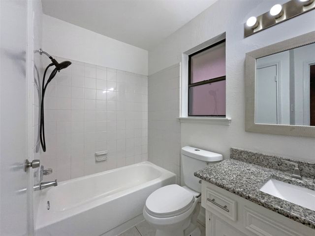 1617 N Bent Tree Trail, Grand Prairie, TX 75052