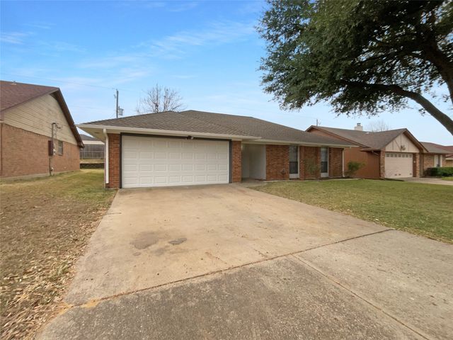 1617 N Bent Tree Trail, Grand Prairie, TX 75052