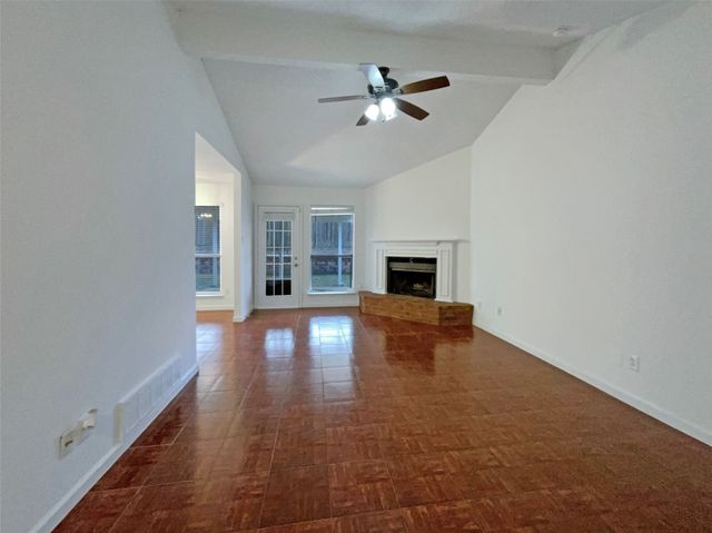 1617 N Bent Tree Trail, Grand Prairie, TX 75052