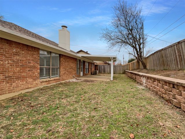 1617 N Bent Tree Trail, Grand Prairie, TX 75052