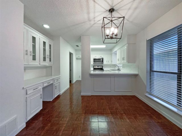 1617 N Bent Tree Trail, Grand Prairie, TX 75052