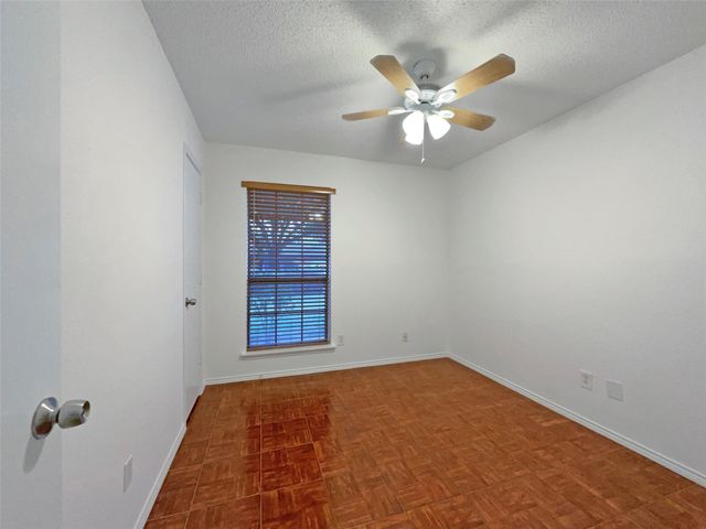 1617 N Bent Tree Trail, Grand Prairie, TX 75052