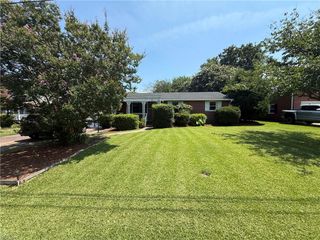 1924 Charla Lee LN, Virginia Beach, VA 23455