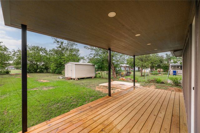 1209 Melwood Avenue, Brownwood, TX 76801