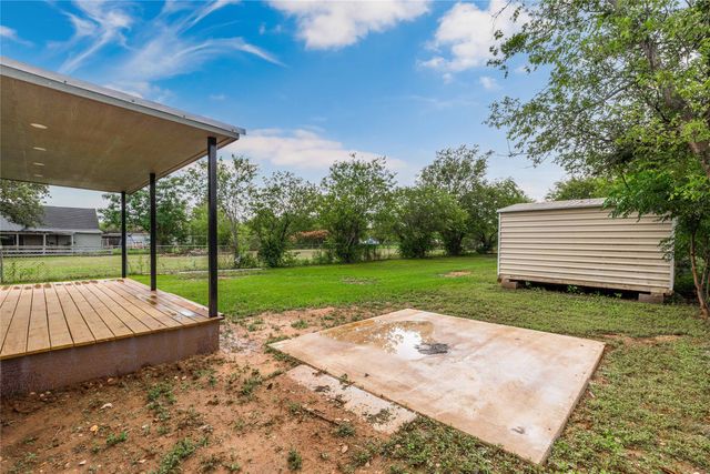 1209 Melwood Avenue, Brownwood, TX 76801