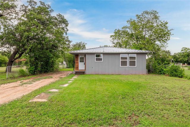 1209 Melwood Avenue, Brownwood, TX 76801