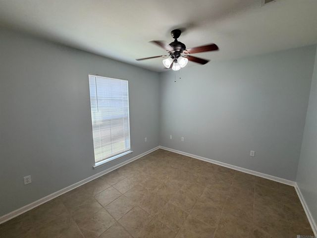 801 Chemin Dr, Baker, LA 70714