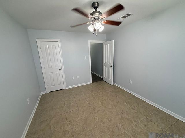 801 Chemin Dr, Baker, LA 70714