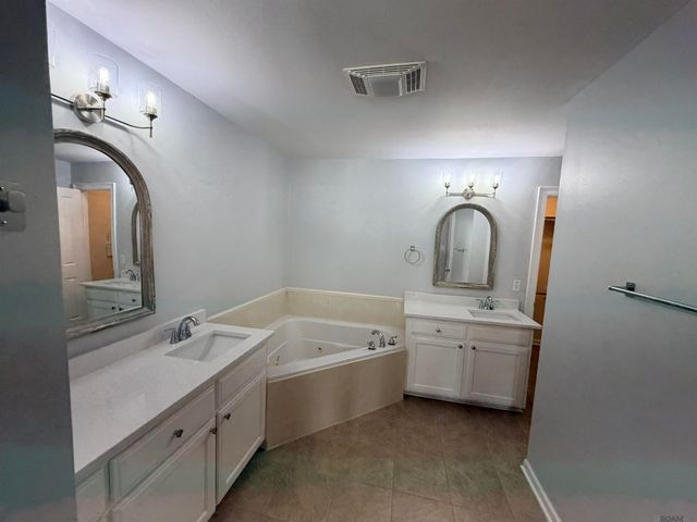 801 Chemin Dr, Baker, LA 70714