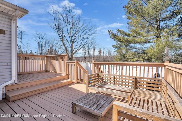 559 Dow Avenue, Oakhurst, NJ 07755
