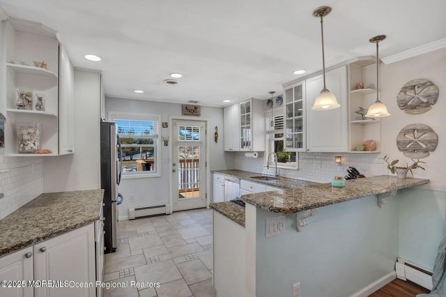 559 Dow Avenue, Oakhurst, NJ 07755