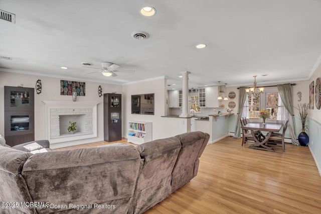 559 Dow Avenue, Oakhurst, NJ 07755