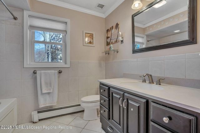 559 Dow Avenue, Oakhurst, NJ 07755