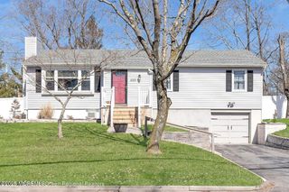 559 Dow Avenue, Oakhurst, NJ 07755