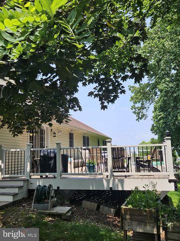2707 BEACON DR, Sinking Spring, PA 19608