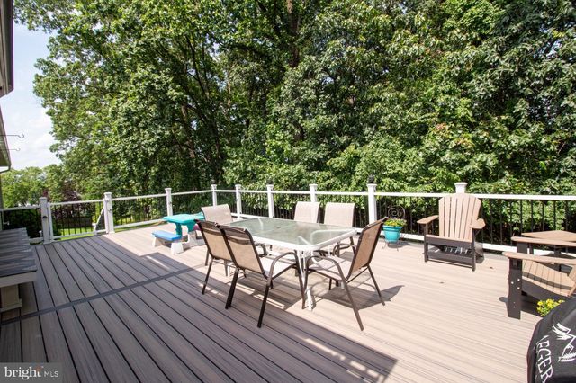 2707 BEACON DR, Sinking Spring, PA 19608