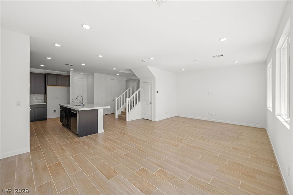 8587 Balfour Meadows Avenue, Las Vegas, NV 89113 — photo 3