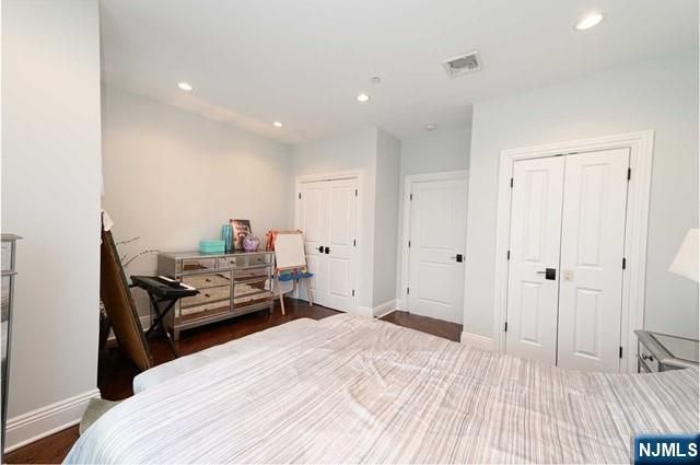 30 Marquis Court, Edgewater, NJ 07020