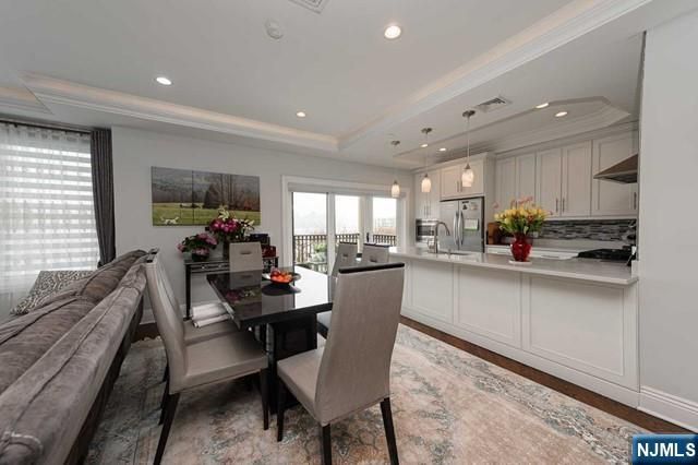 30 Marquis Court, Edgewater, NJ 07020