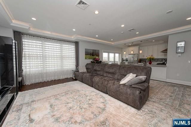 30 Marquis Court, Edgewater, NJ 07020