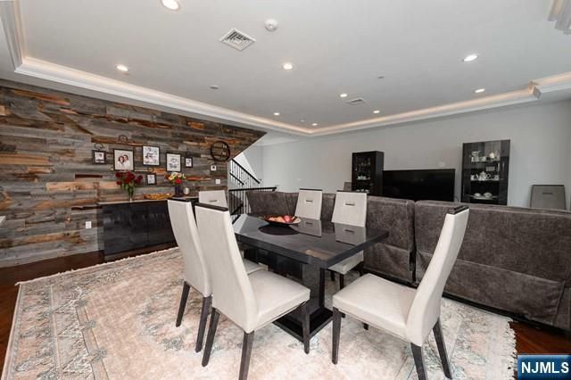 30 Marquis Court, Edgewater, NJ 07020