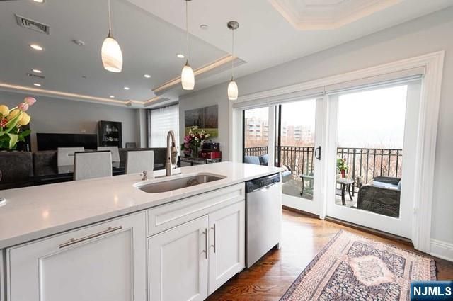 30 Marquis Court, Edgewater, NJ 07020